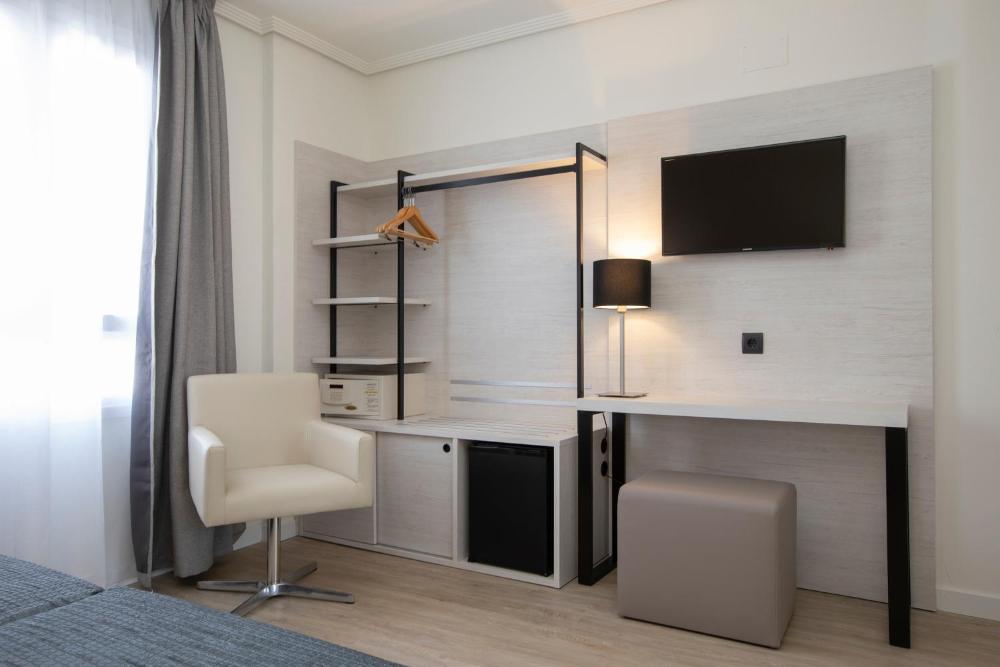 Triple Room interior