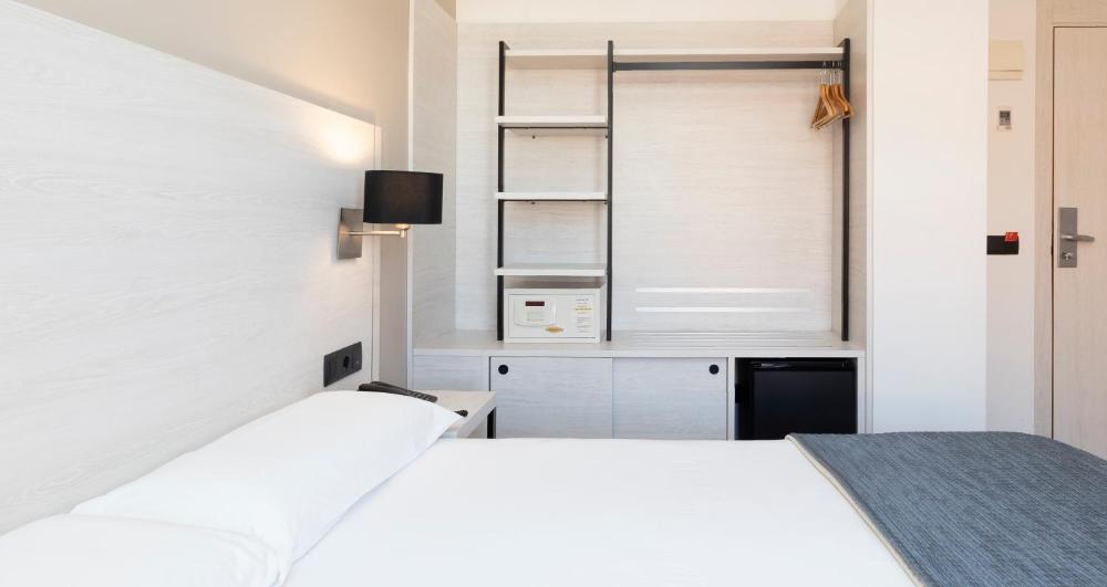 Double or Twin Room interior